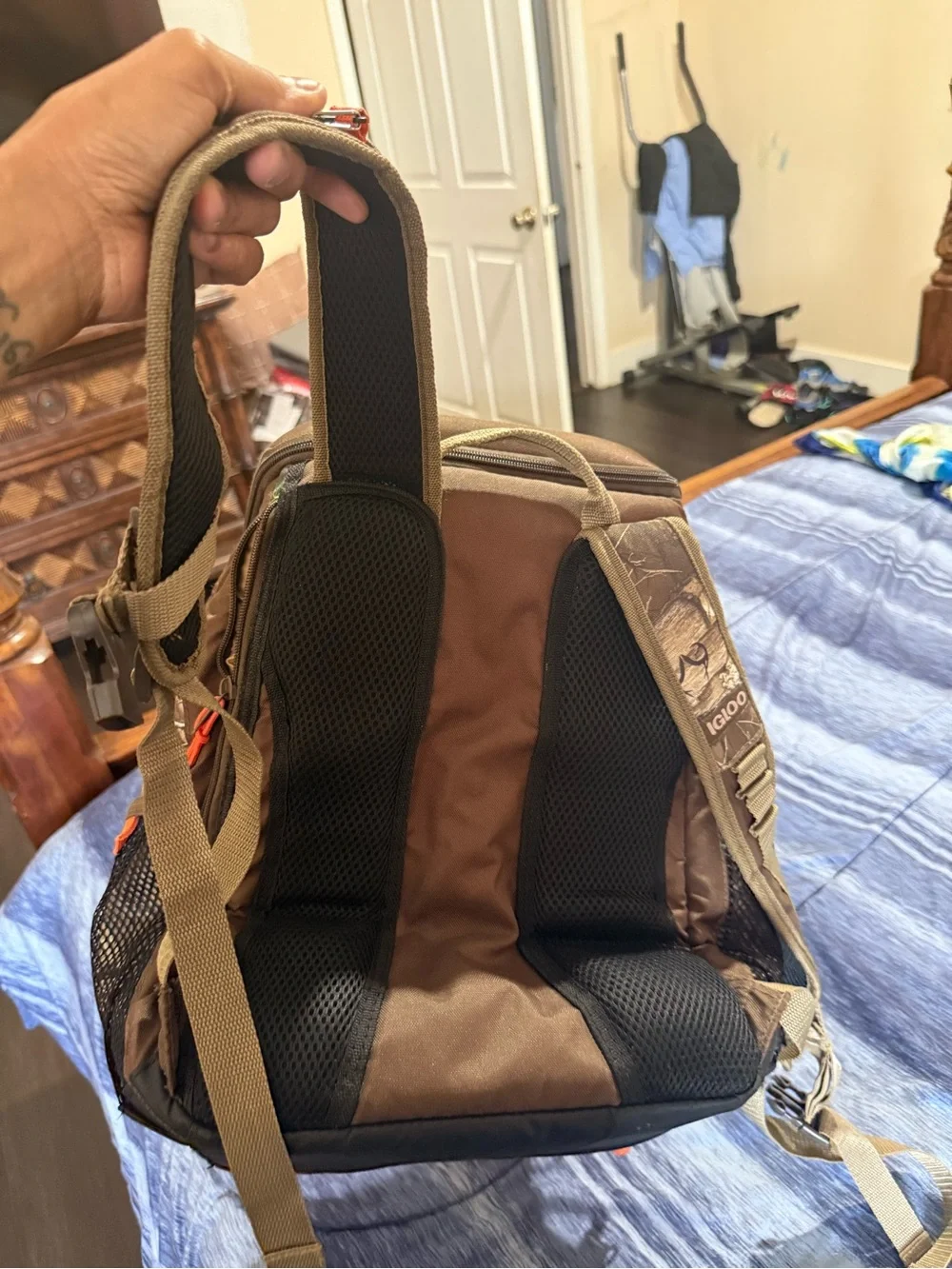 Igloo Brown Camo Insulated Men’s Cooler Backpack